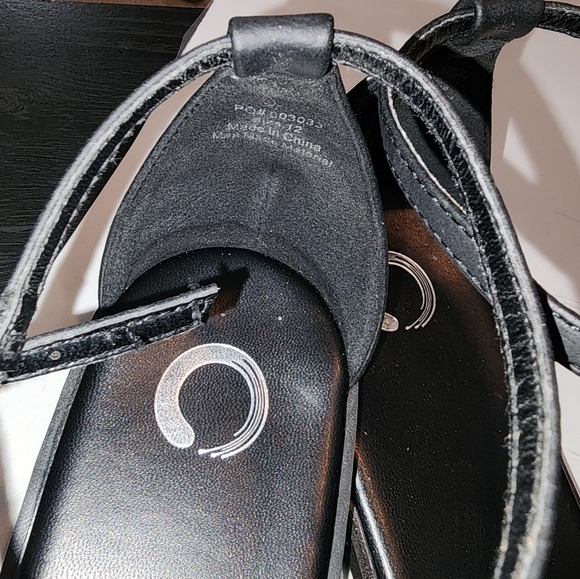 Journee Collection Sandals - Picture 2 of 5